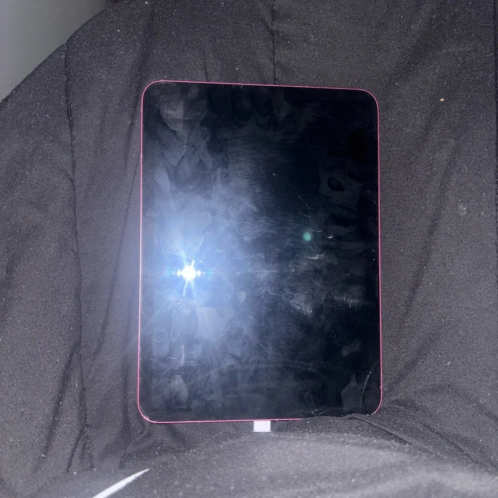Apple Tablet - Black Frame